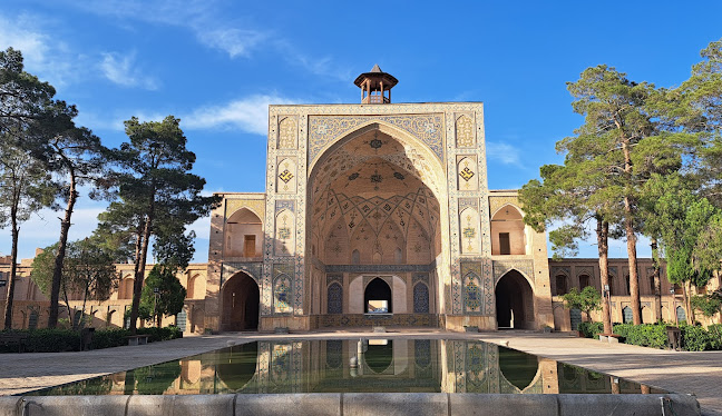 سالن مطالعه مهدی موعود در سمنان